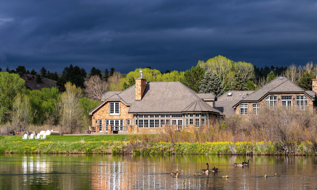 Wolf Creek House | Luxury Lodge + Chef & Housekeeper, Full Service. All food, beer, wine, & spirits