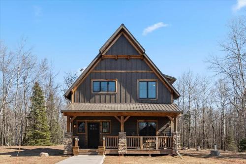 Douglas County House | Luxury Lodge on 40 Private Acres HUMM Sauna Party Barn