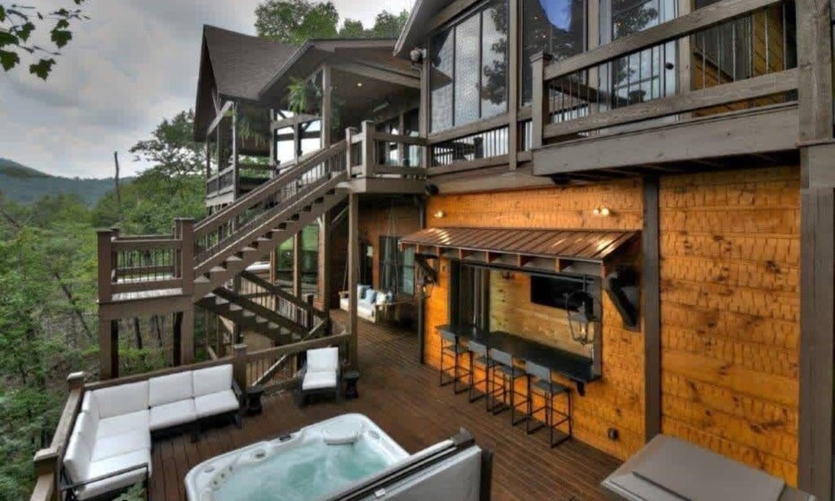 Cherry Log Cabin | Luxury Looks | $700 Off Your Stay!