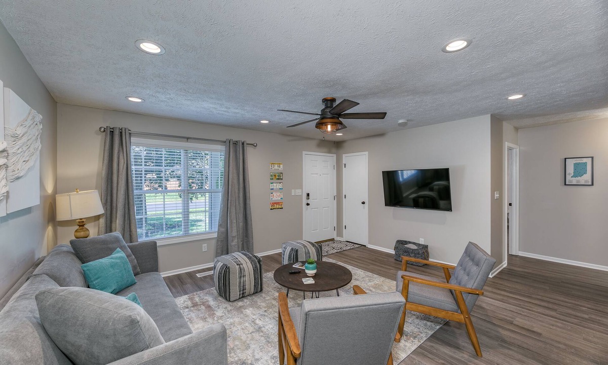 Fishers House | Luxury Modern 3bed/2bath house, walk to DT Fishers