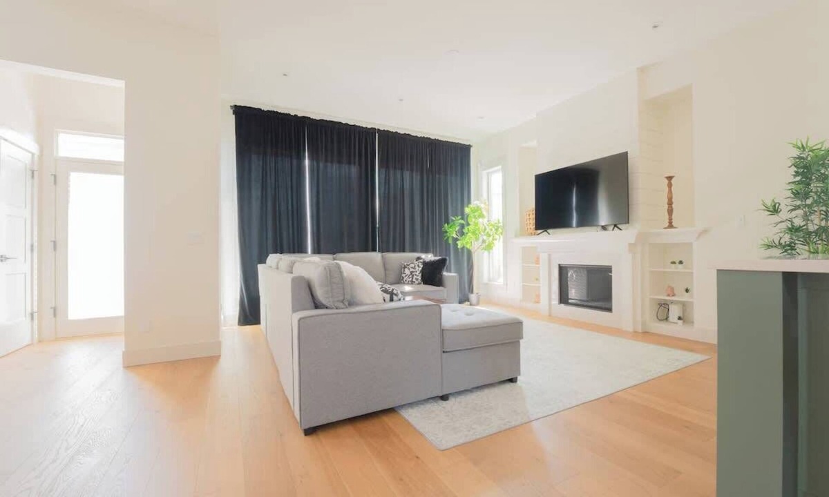Willoughby House | Luxury Modern Home in Langley