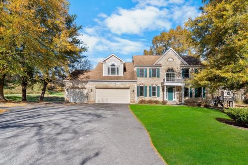 Upper Marlboro House | Luxury modern mansion Cabin Near Washington DC