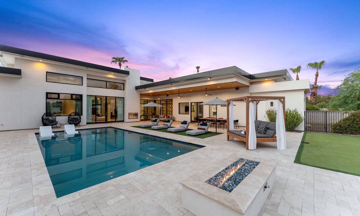 Shea North Estates House | Luxury Modern Villa with Pool, Hot Tub, & Pickleball/Basketball Sports Court in Scottsdale