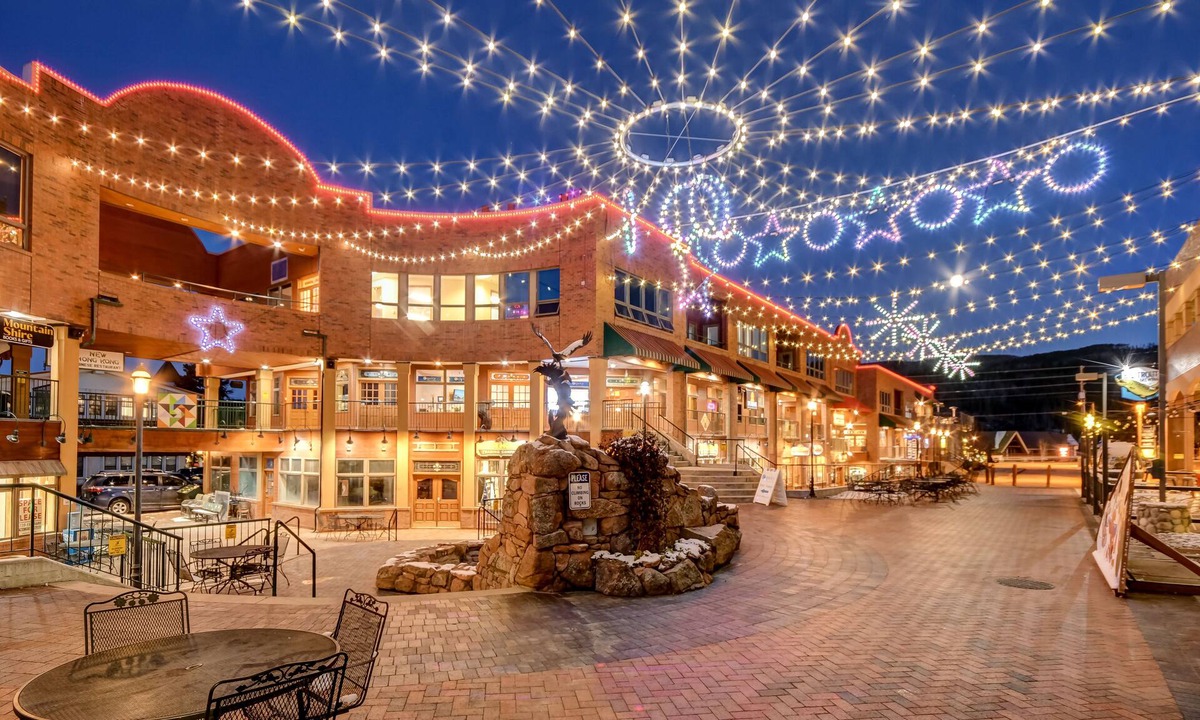 Rendezvous House | Luxury Mountain Chalet 200 /Hot Tub & Great Views /Best Price - $500 FREE Activities Daily