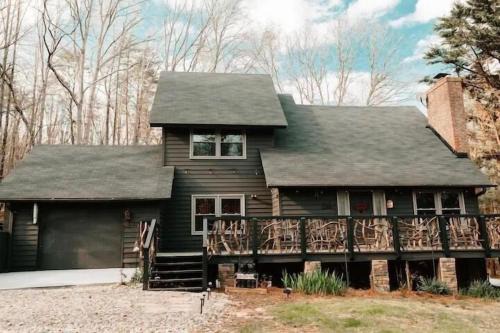 Pickens House | Luxury Mountain Getaway
