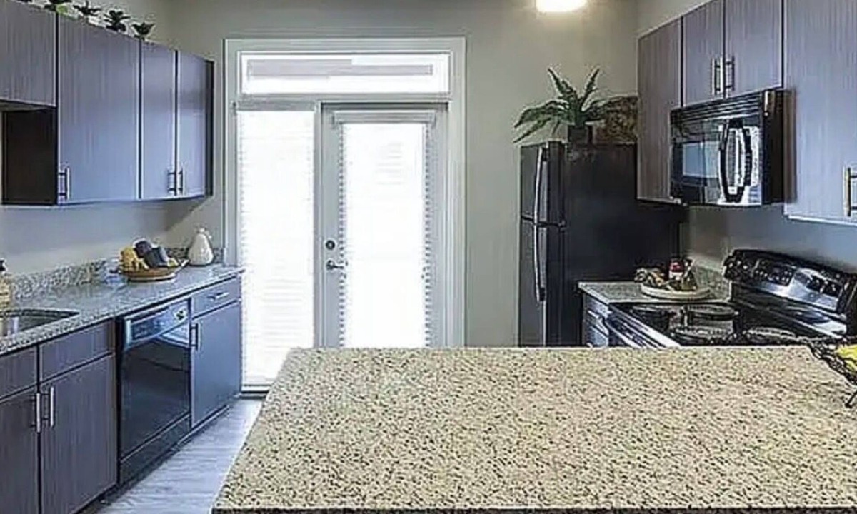Wexford Apartment | Luxury NFL Draft Stay- 1BR Designer Apartment -20–25 Min to Downtown Pittsburgh