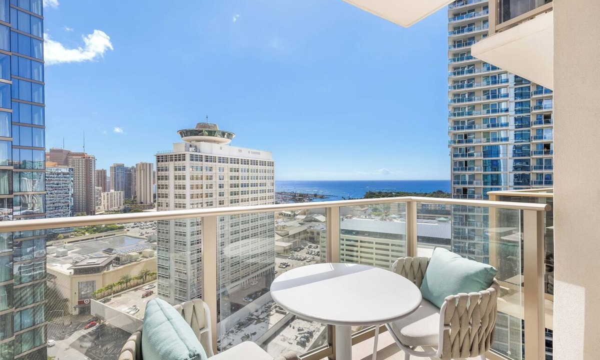 Ala Moana Condo | Luxury Ocean View High-Rise Condo at Sky Ala Moana w/Amazing Amenities