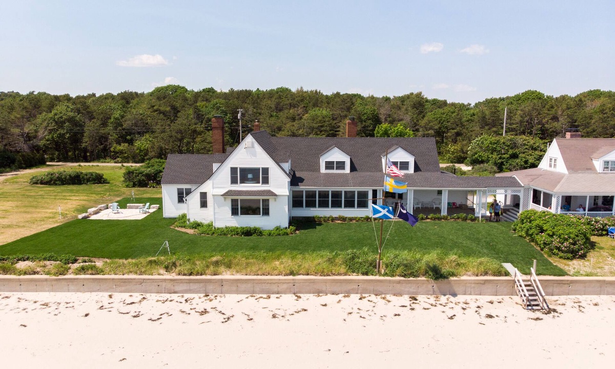 Kennebunk House | Luxury Oceanfront 5 Bedroom 3.5 Bathroom Private Parsons Beachfront Paradise