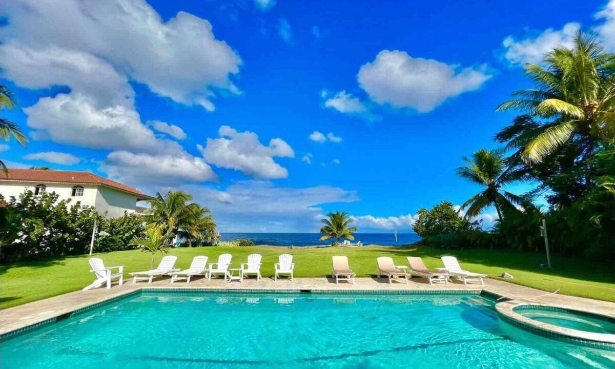 Playa Chiquita Villa | Luxury Oceanfront 7 bedrooms villa