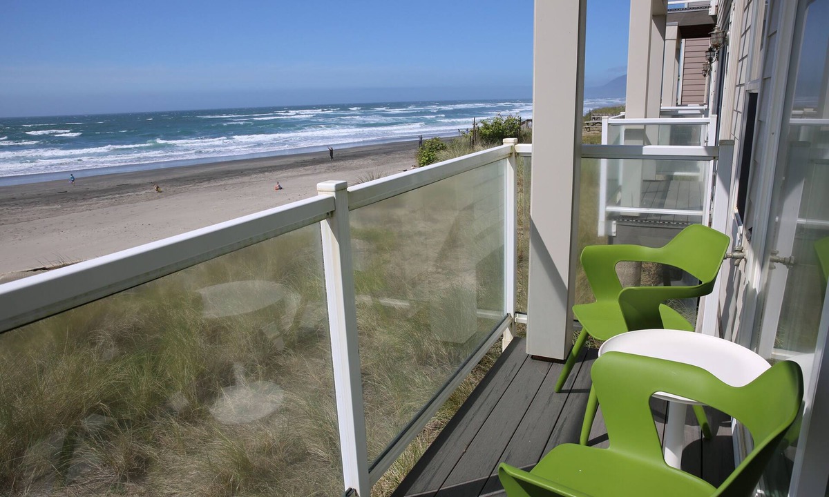 Rockaway Beach House | Luxury Oceanfront Townhouse