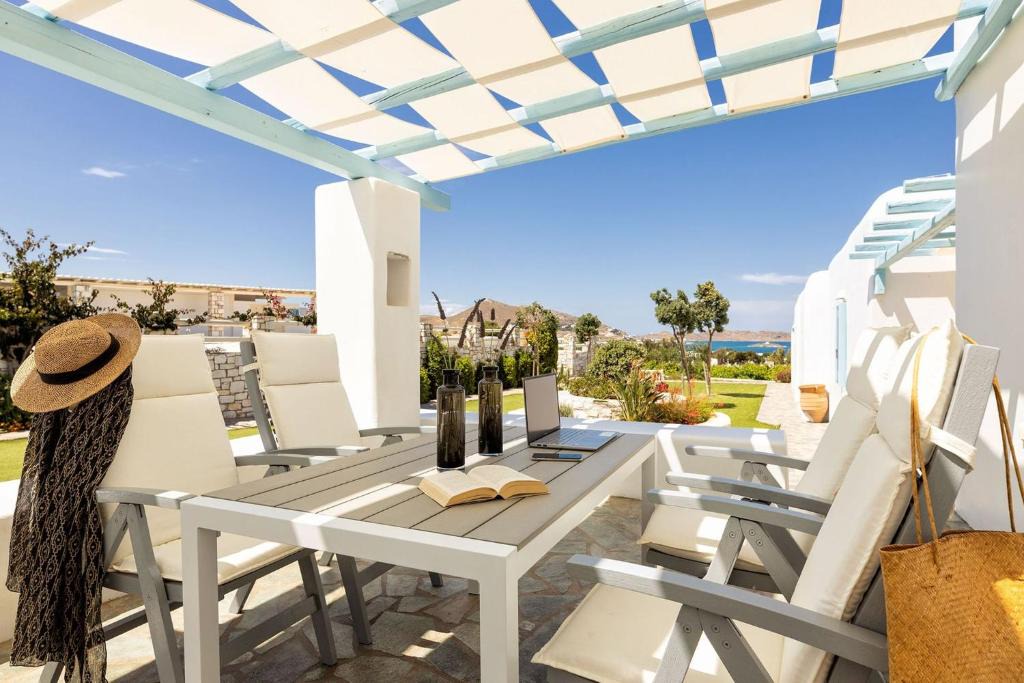 Naousa Villa | Luxury Paros Villa 1 Bedroom Villa Divine Sea Wonderful Sea Views & Great