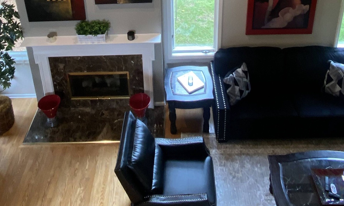 Pewaukee Condo | Luxury Pewaukee Condo for Rent