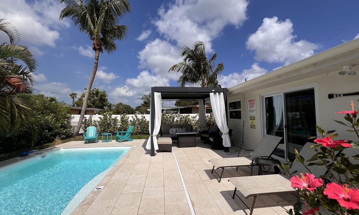 Central Naples House | Luxury Pool Dog Friendly Central To Naples And Marco Island By Sky Run Naples 3 Bedroom Home