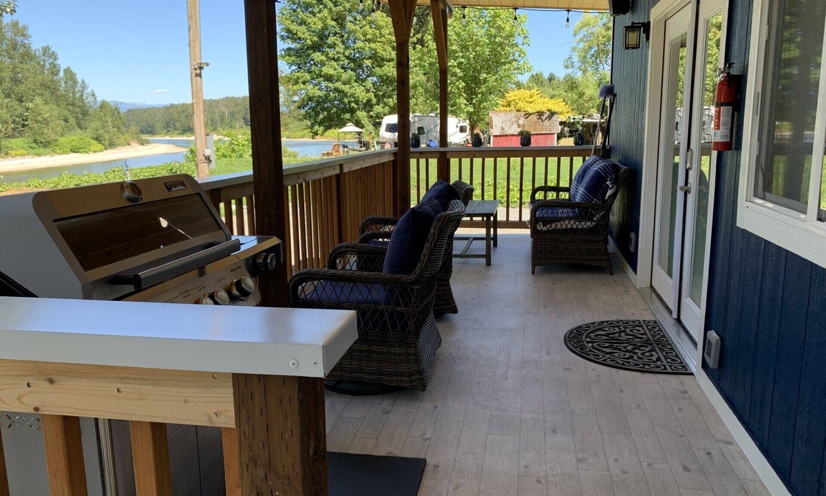 Monroe Cottage | Luxury private river front, 1-bedroom cottage in Monroe