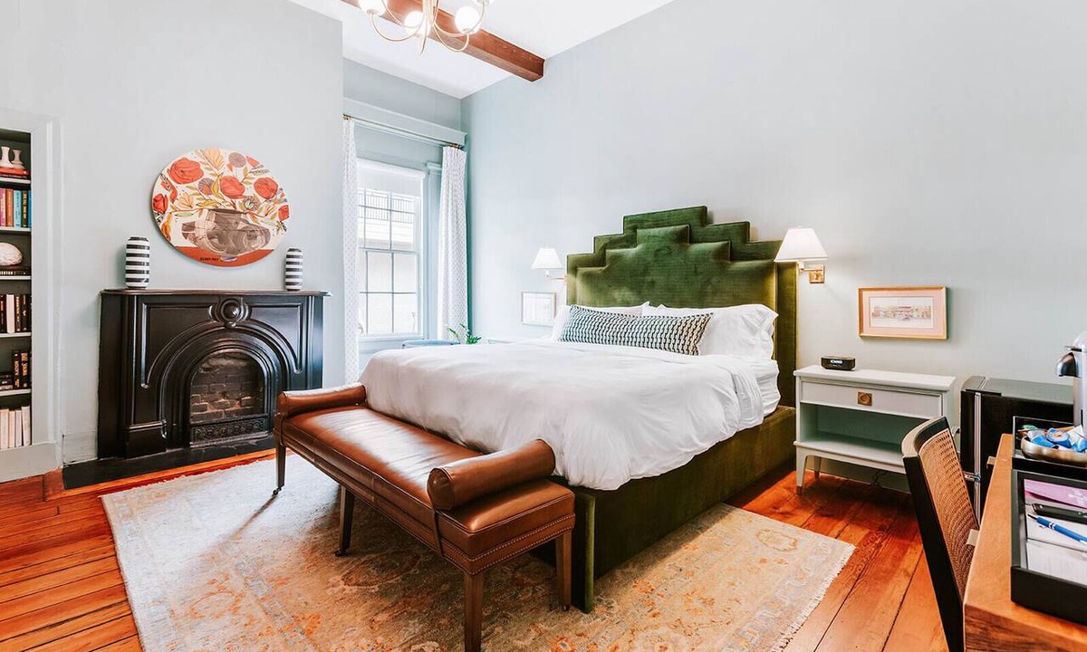 Athens Hotel | Luxury Private Suite in Boutique Historic Inn The Athenian- Downtown Location