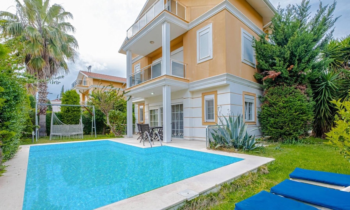 Kadriye Apartment | Luxury Private Villa With Pool and Garden in Serik