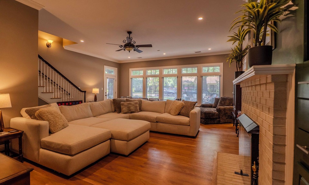 Southwest Raleigh House | Luxury Raleigh Group Stay | Theater, Golf & Elevator