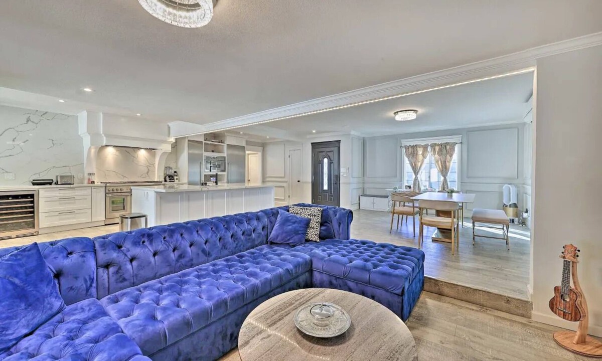 Claremont House | Luxury Renovated Central Claremont Retreat