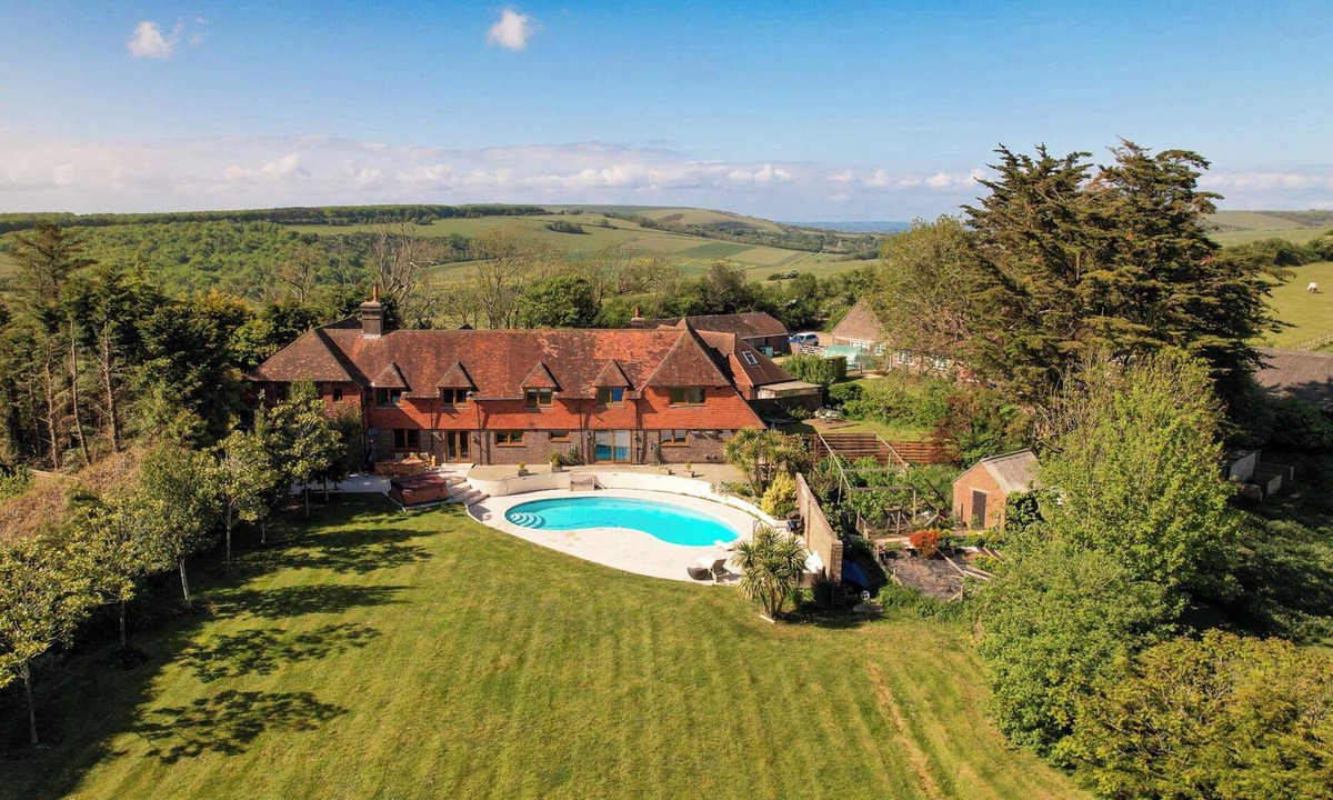 East Dean and Friston Villa | Luxury retreat in honeypot area.