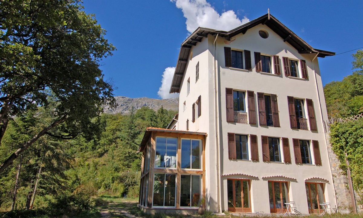 Greolieres House | Luxury Riverside Mansion 40 mins from Nice Cote 'dAzur Airport