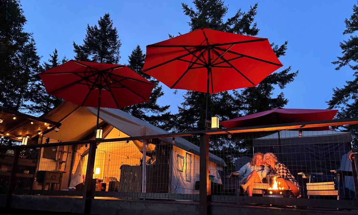 Black Creek Cabin | Luxury Safari tent adjacent to the beach, following a nature trail to the river
