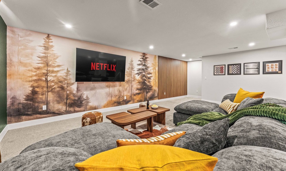 Greenwood Village House | Luxury Scandic Retreat - Hot Tub + Firepit + Games