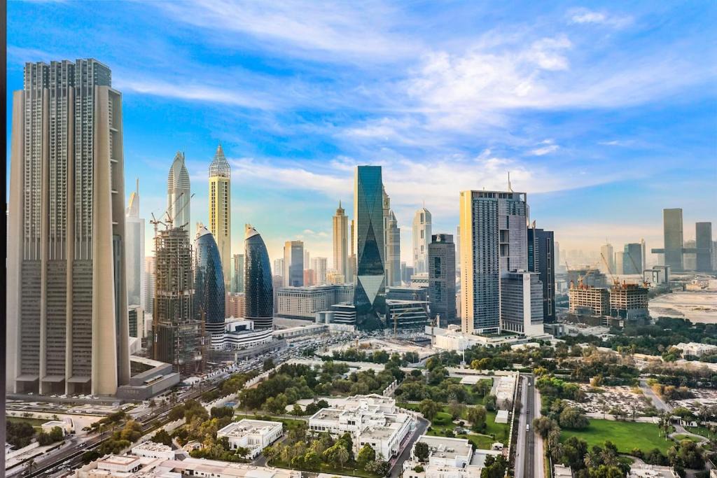 Za'abeel 2 Apartment | Luxury Skyline View 1BR with Pool, Gym, Parking, Concierge & Near Metro