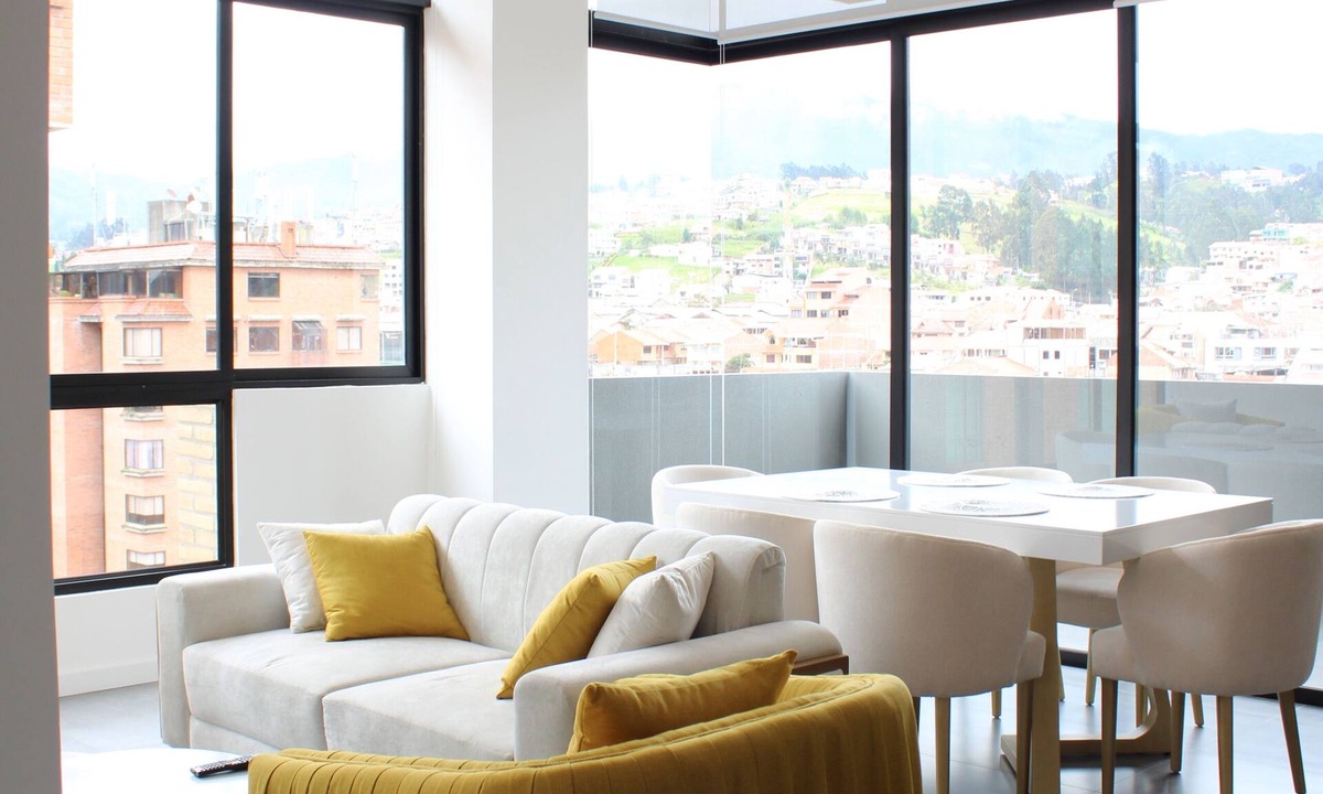 San Sebastian Apartment | Luxury & Spacious 3BR Penthouse in Puertas del Sol - Av Ordóñez Lasso