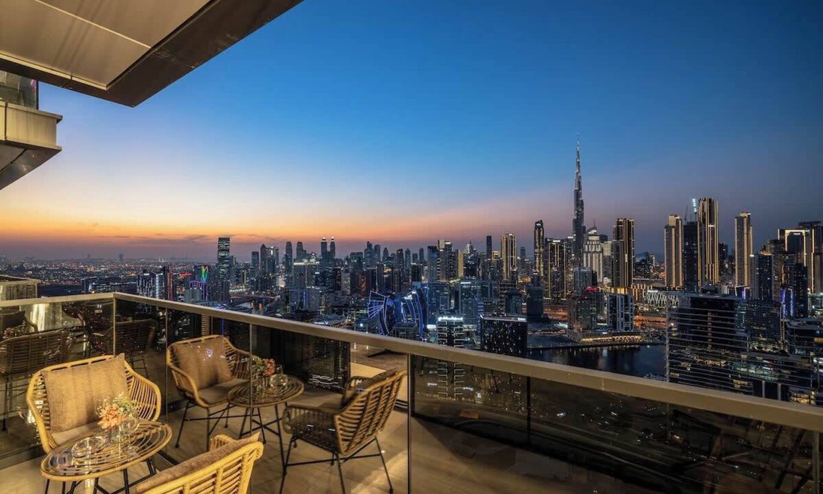 Business Bay Apartment | Luxury Spacious 4BR | Stunning Burj Khalifa View