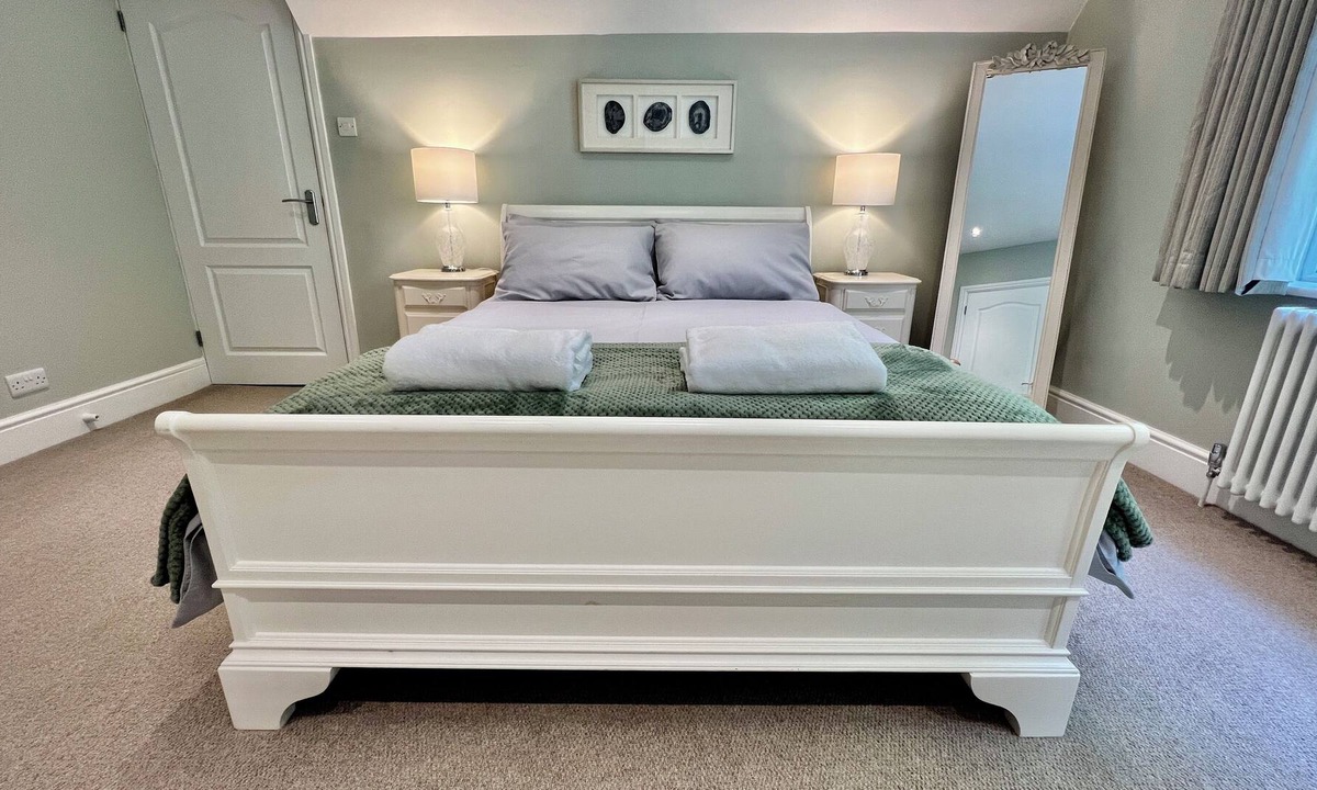 Mapperley Apartment | Luxury Spacious Apartment Sherwood Sleeps 8