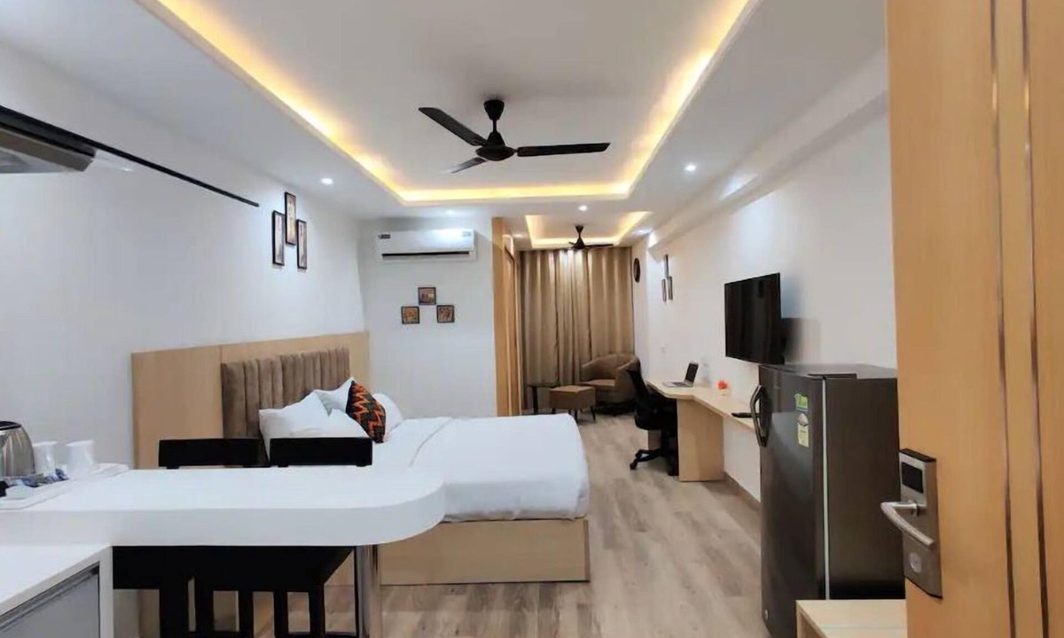 Shyam Nagar Apartment | Luxury Studio Apartment with rooftop infinity pool