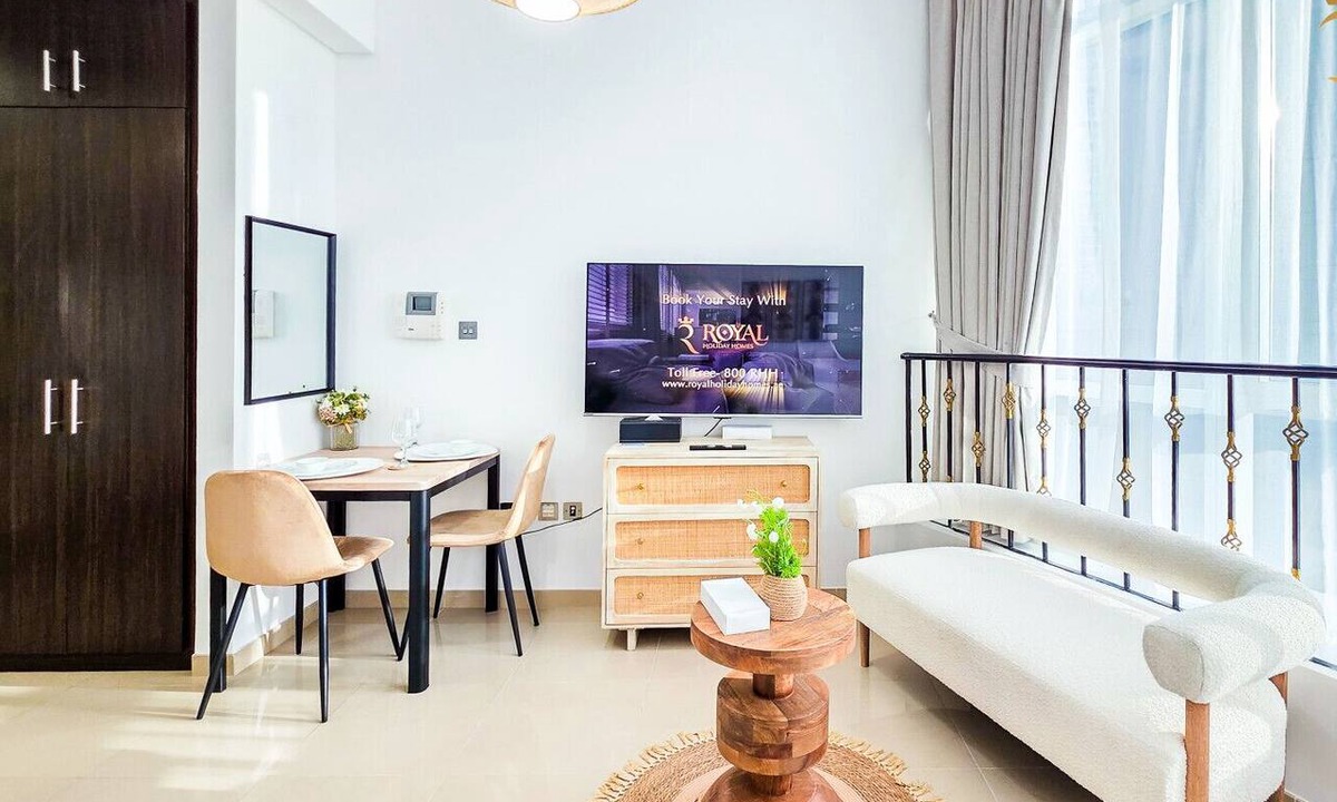 Abu Dhabi Apartment | Luxury Studio at Hydra C6 | Views & Prime Access