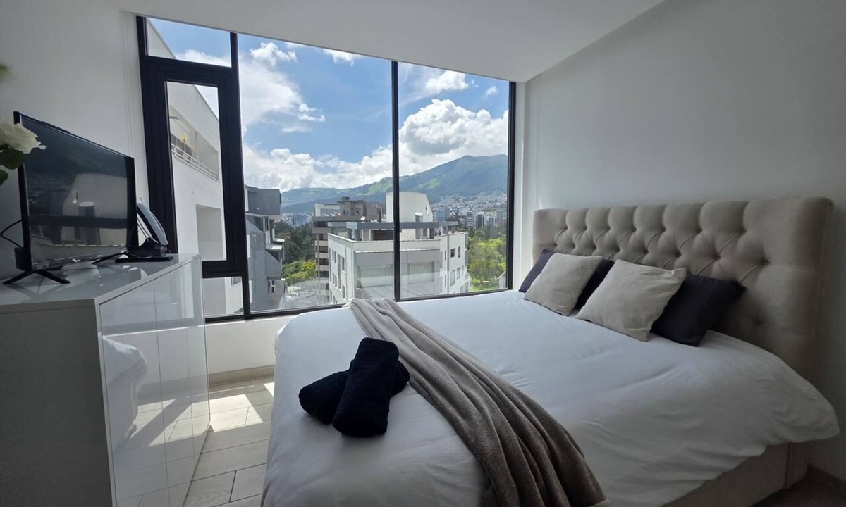 La Carolina Apartment | Luxury Studio in Harmony - Best Area Quito, Pool, Gym & Fast WiFi