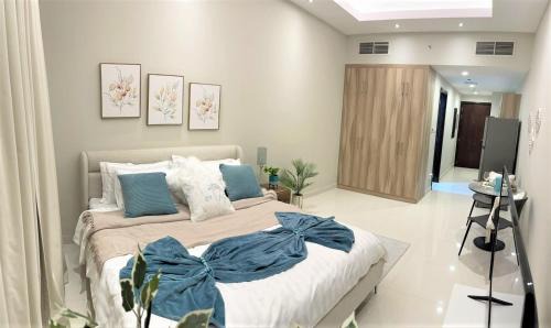 Dubai Sports City Apartment | Luxury Studio Pool & Gym Access in Dubai Sports City