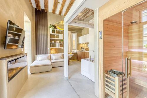Arpajon Apartment | Luxury Suite - Jacuzzi et Sauna