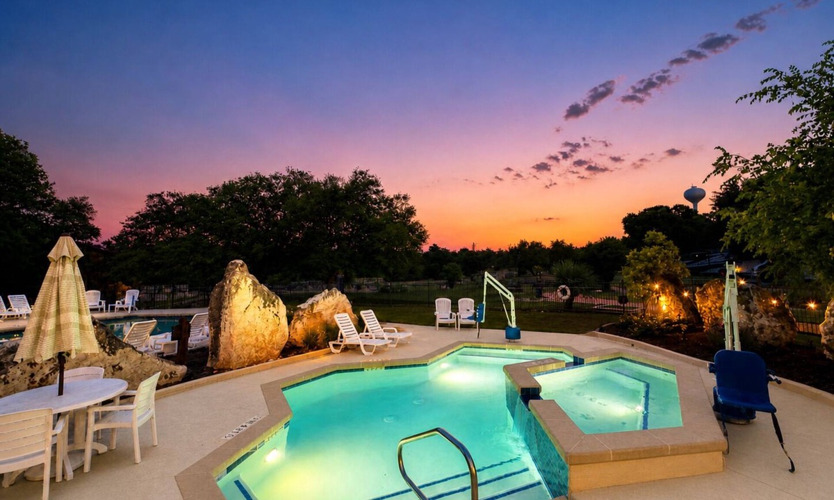 La Hacienda Estates Cabin | Luxury tiny cabin Pool & Hot tub minutes from Lake Travis and Lake Austin