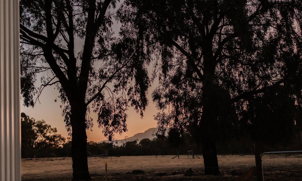 Bellellen House | Luxury tiny house on your own 12 acres close to and with views of the Grampians.