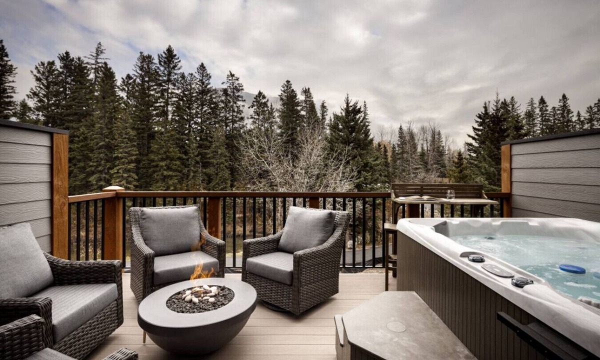 Canmore Villa | Luxury Townhome | Private Hot Tub & Fire Table