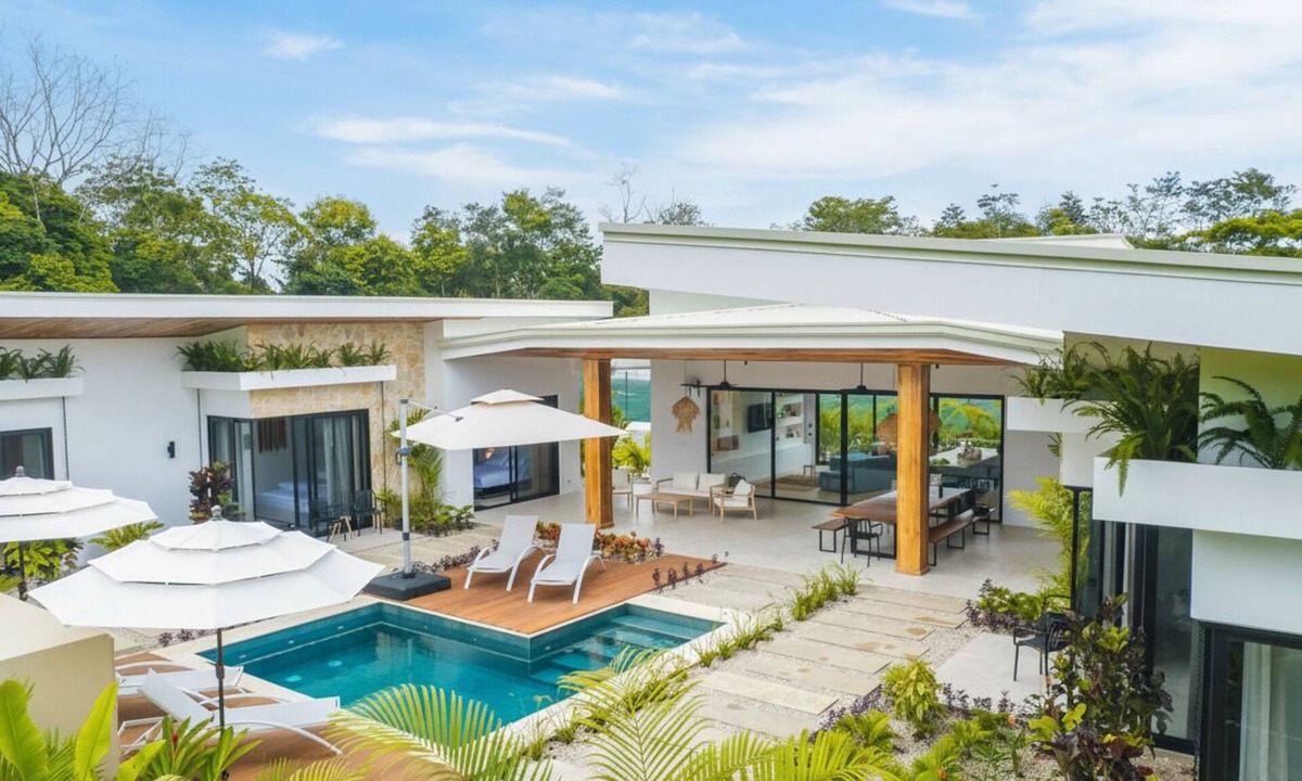 La Fortuna Villa | Luxury Tropical Villa - Concierge - 4 to 16 guests - 3 min from town