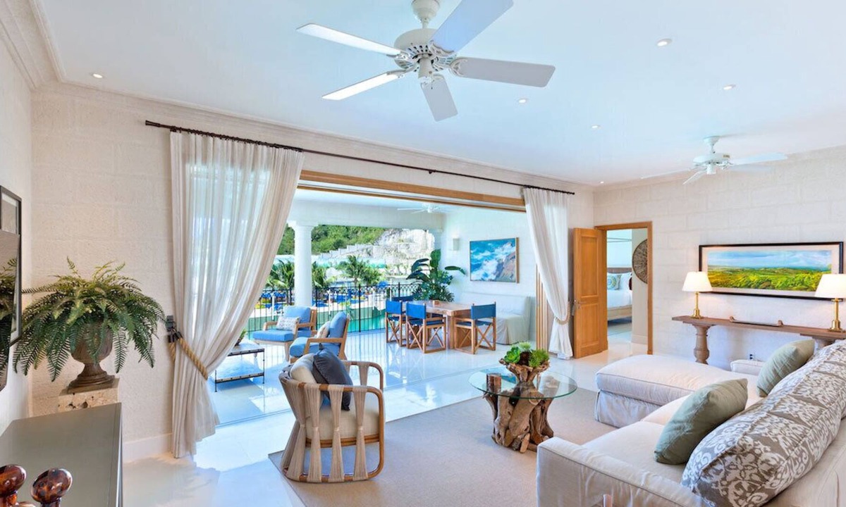 Six Mens Villa | Luxury Two Bedroom Residence