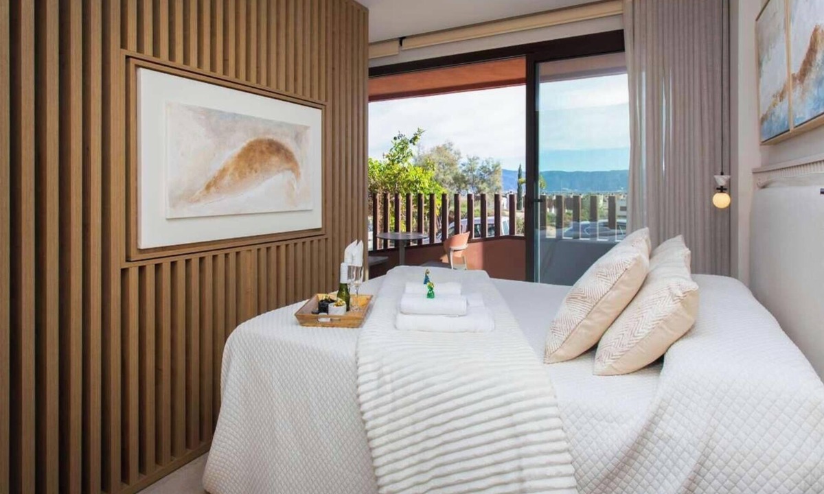 Guadalupe Apartment | Luxury UCAM Studio | Desk & High-Speed Wi-Fi