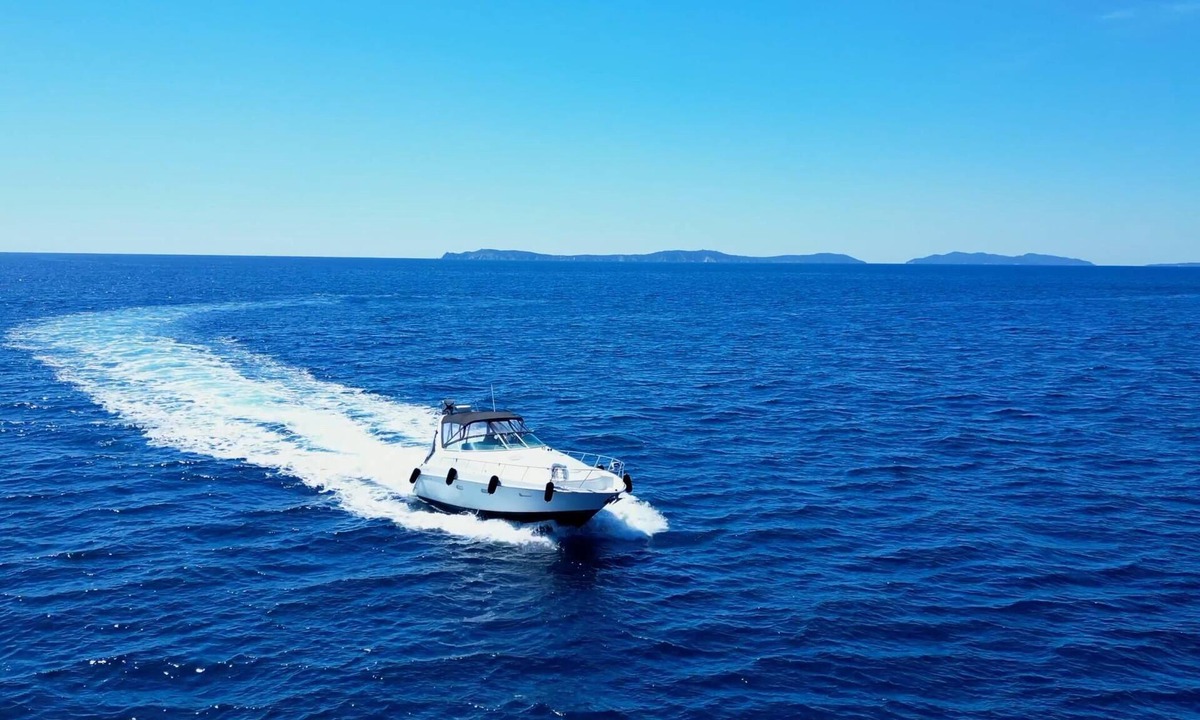 Frejus Port Boat Rental | Luxury Unusual Overnight Stay on a Yacht at the Old Port of Fréjus