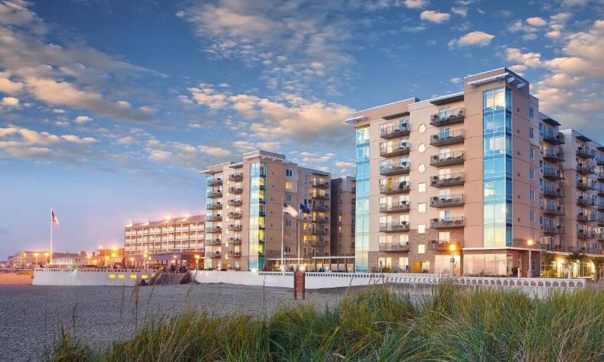 Seaside Gilbert District Resort | Luxury Vacation Condos at Seaside Oceanfront Resort