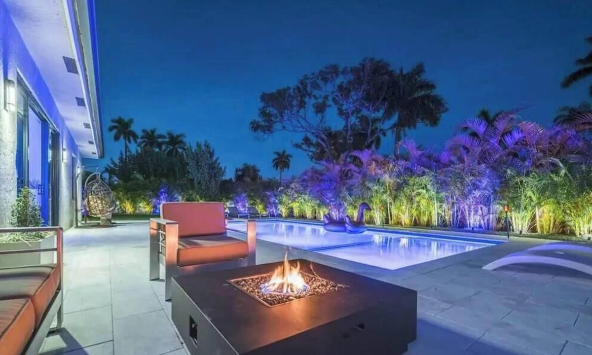 Golden Glades Villa | Luxury Villa Amara Heated Pool Gym Sauna BBQ