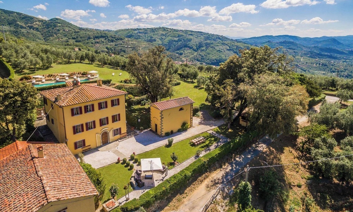 Massa e Cozzile Villa | Luxury Villa Gialla with the view of tuscan countryside