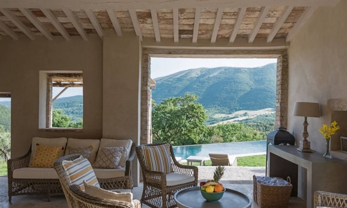 Antognola Villa | Luxury villa inside a splendid estate