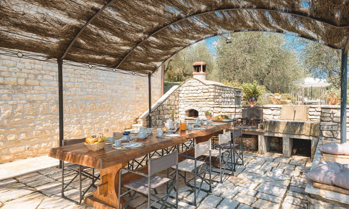Rignano sull'Arno Villa | Luxury villa just 14 km from Florence. Sleeps 16 with sauna & gym!