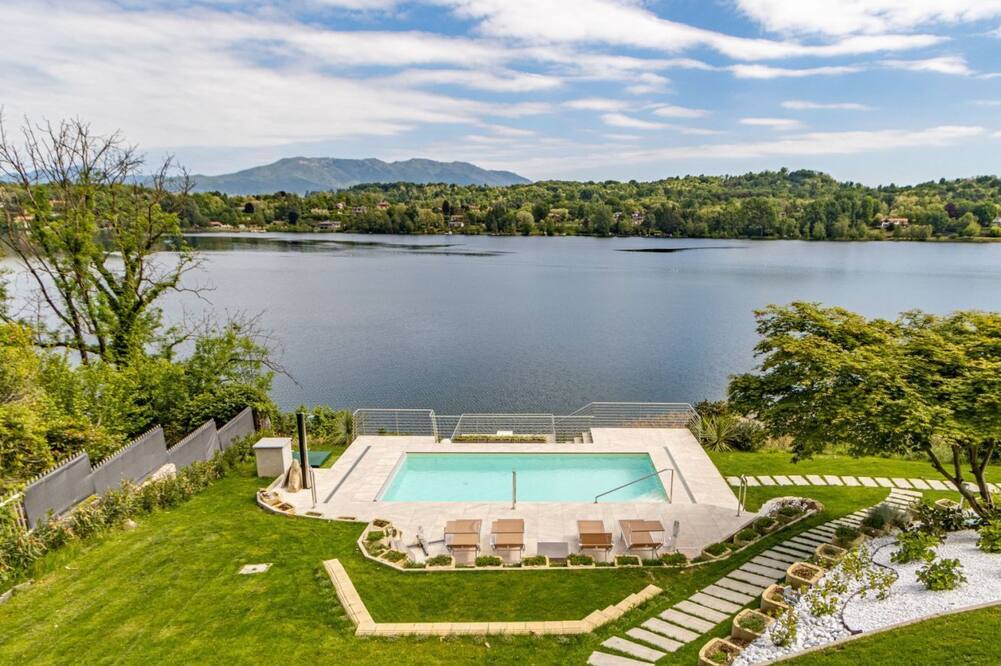 Comabbio Villa | Luxury Villa, swimming pool private beach sleeps 8