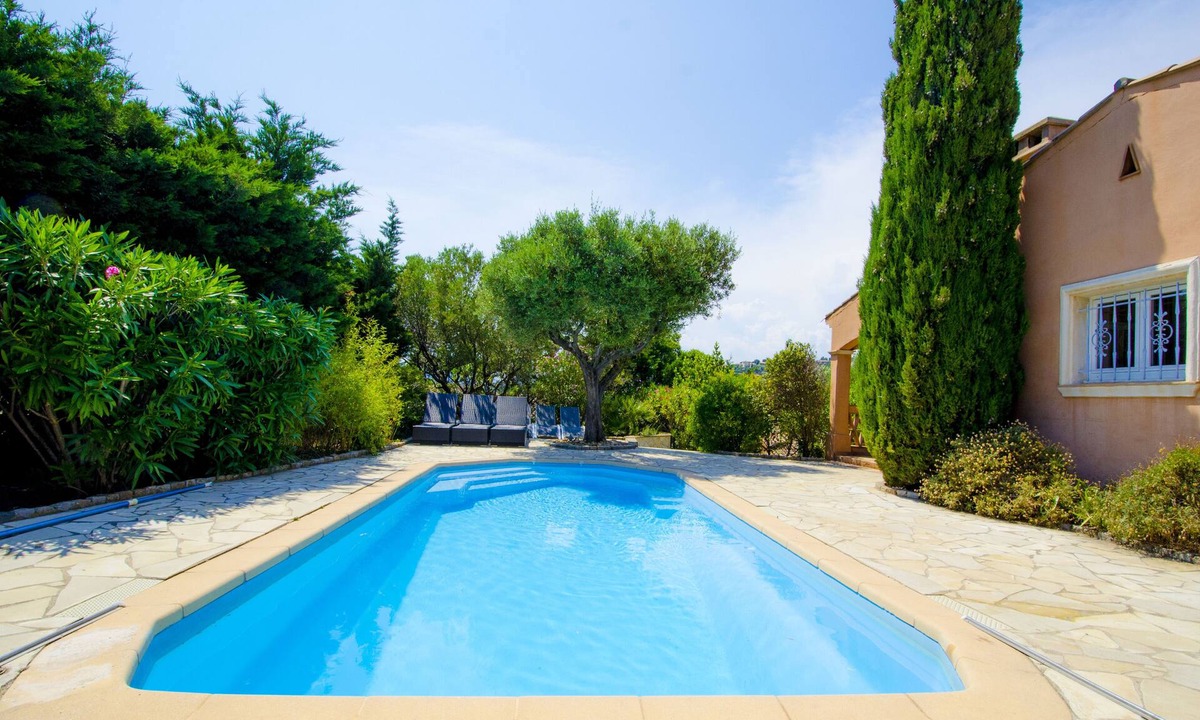 La Nartelle Villa | Luxury villa with view of the putting green - Gulf of Saint-Tropez
