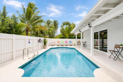 South Lake Villa | Luxury Villa with Heated Pool close to Beach
